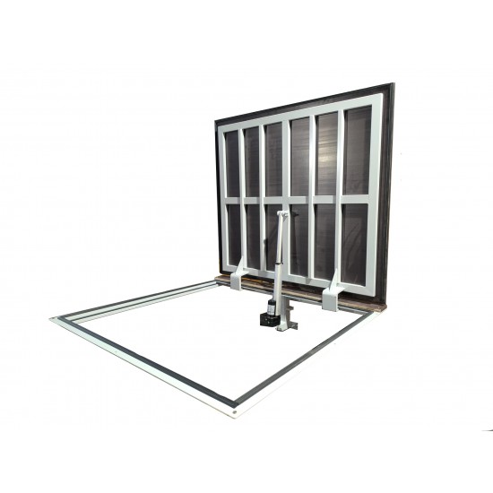 Grīdas 150 cm x 150 cm tehniskā lūka no nerūsējošā tērauda